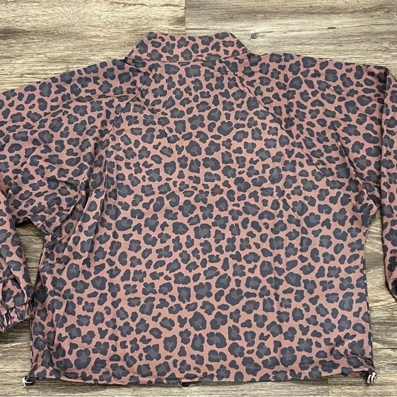 PINK LILY BROWN SPOTTED SWEETHEART
WINDBREAKER AND LINED ACTIVE SHORTS - Picture 9 of 11